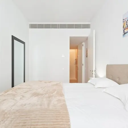 Appartement Spacious 1 Bedroom Near Baixa Lissabon