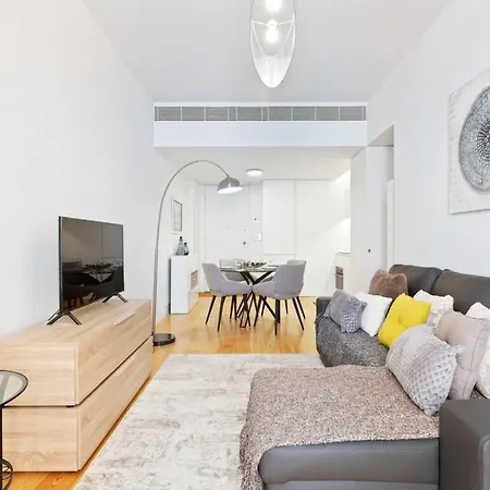 Spacious 1 Bedroom Near Baixa * Lissabon