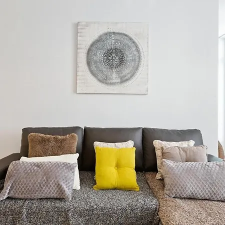 Spacious 1 Bedroom Near Baixa Apartament *