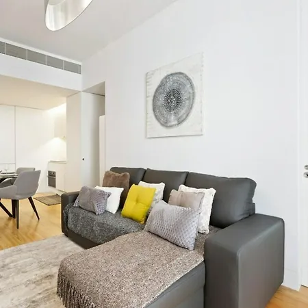 Spacious 1 Bedroom Near Baixa Apartamento *