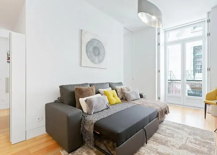 Spacious 1 Bedroom Near Baixa דירה ליסבון