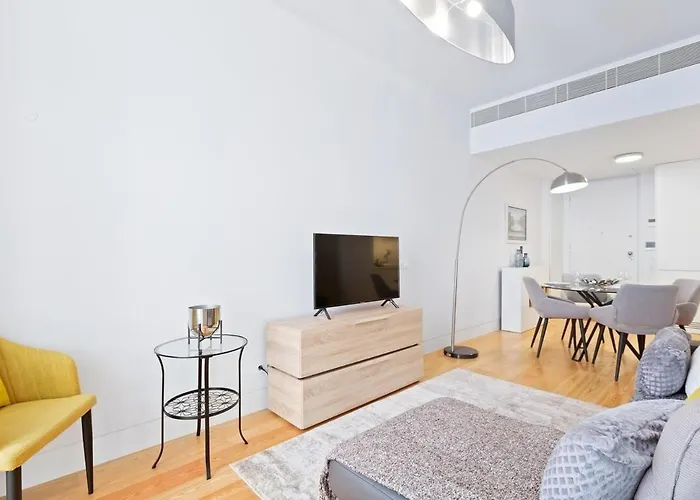 Spacious 1 Bedroom Near Baixa
