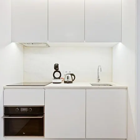 Spacious 1 Bedroom Near Baixa